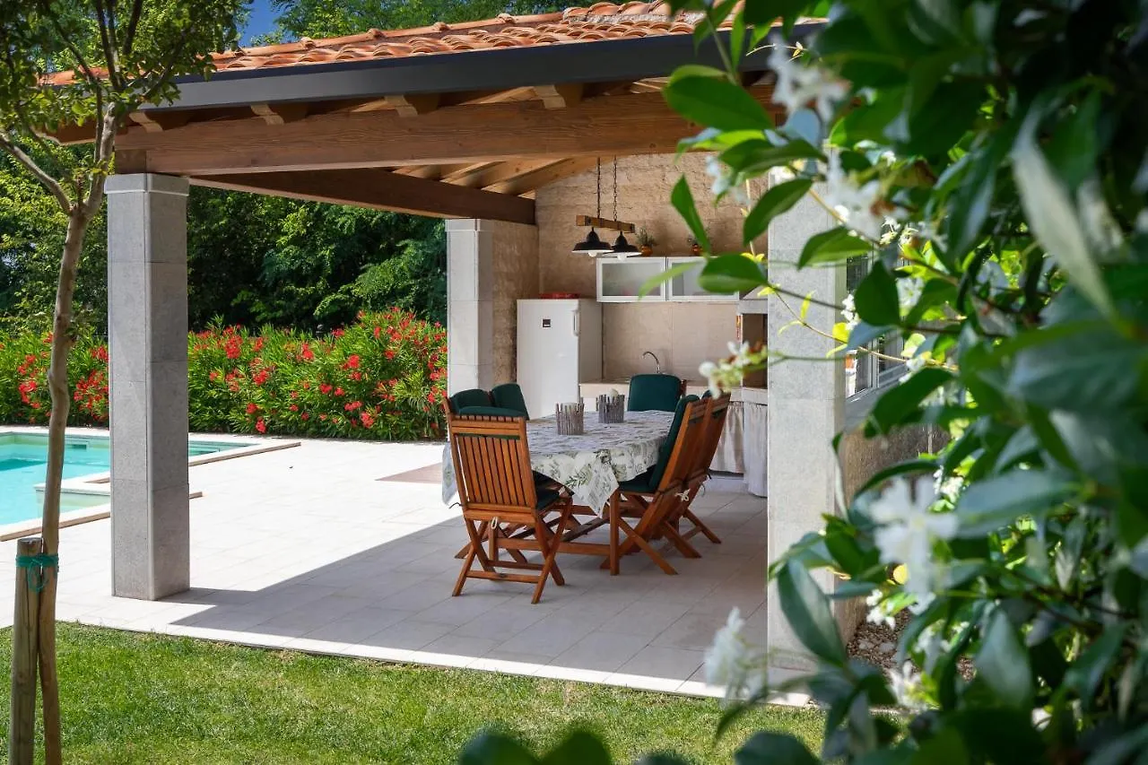 Modern Villa Eva Kastel With Pool Near Buje
