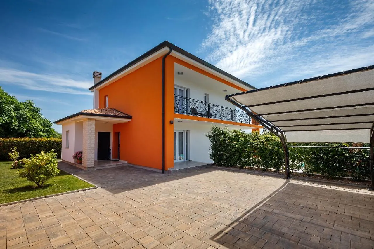 Modern Villa Eva Kastel With Pool Near Buje 0*,